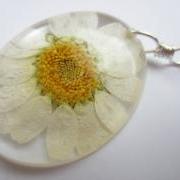 Dried Flower Resin Pendant, Pressed Flower Pendant, Cabochon Pendant, Real Flower Jewellery, Daisy Pendant